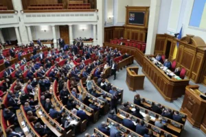 Двох нардепів можуть позбавити мандатів: що про них відомо
